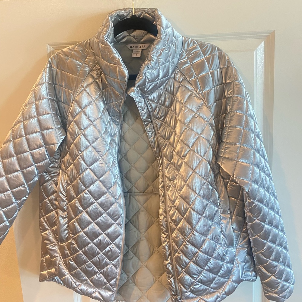 Athleta Silver water resistence puffer jacket.  Fits oversize! Never worn